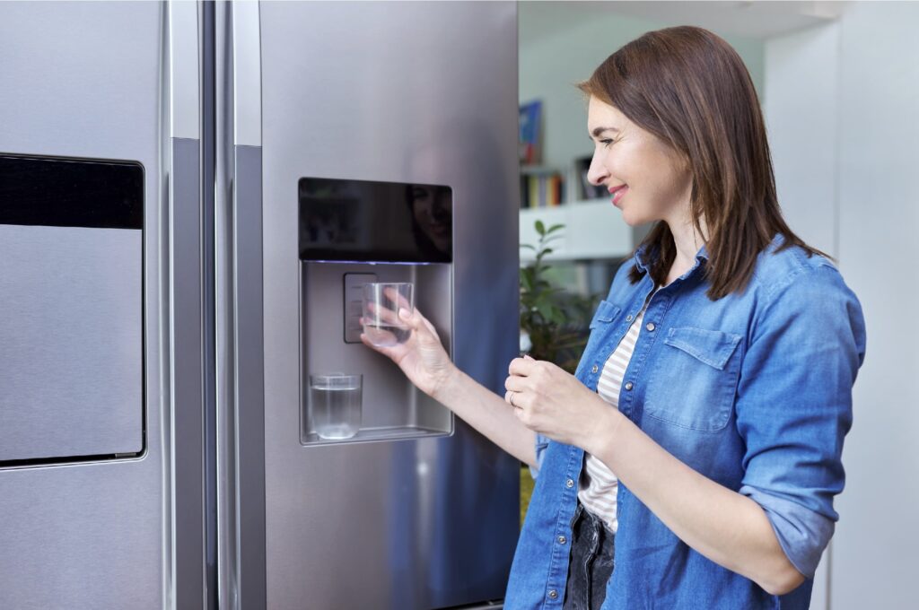 Cómo elegir un frigorífico con dispensador de agua