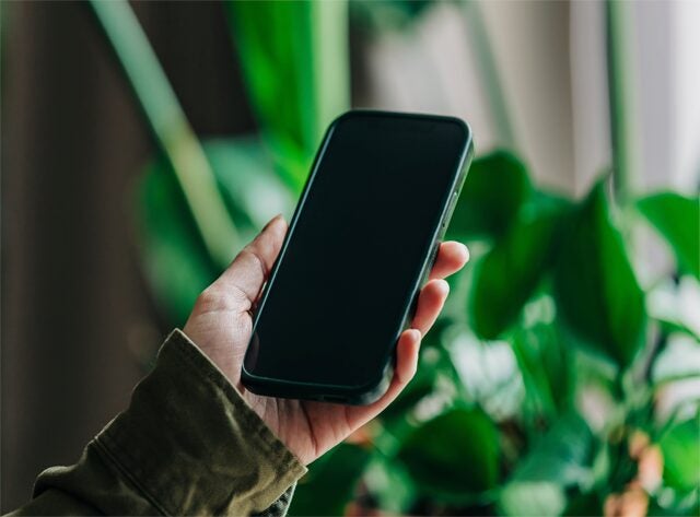 Etiqueta de eficiencia energética 2025 en teléfonos
