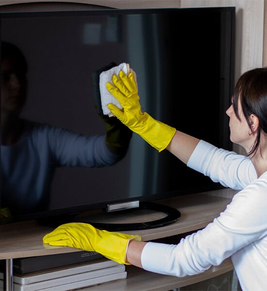 Cómo limpiar la pantalla del televisor correctamente 2026